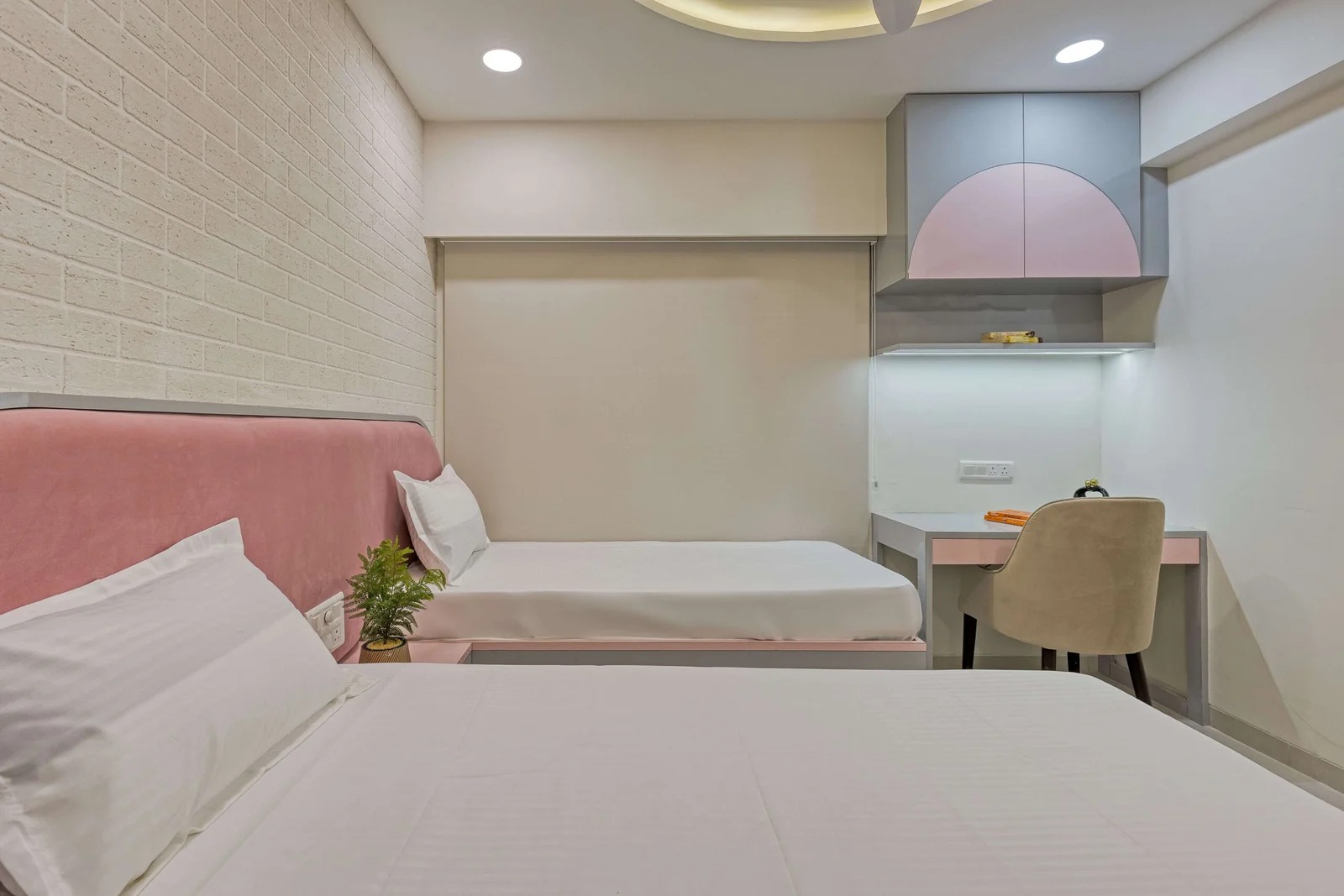 Twin Bed Study Room